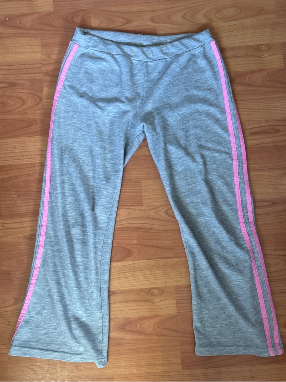 Y2K Grey & Pink Low Rise Capri Track Pants